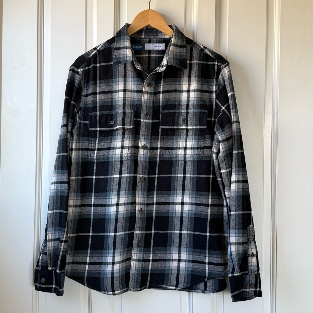 Old Navy EUC Black, Blue & White Plaid Flannel Button-Up Shirt Men's Large
